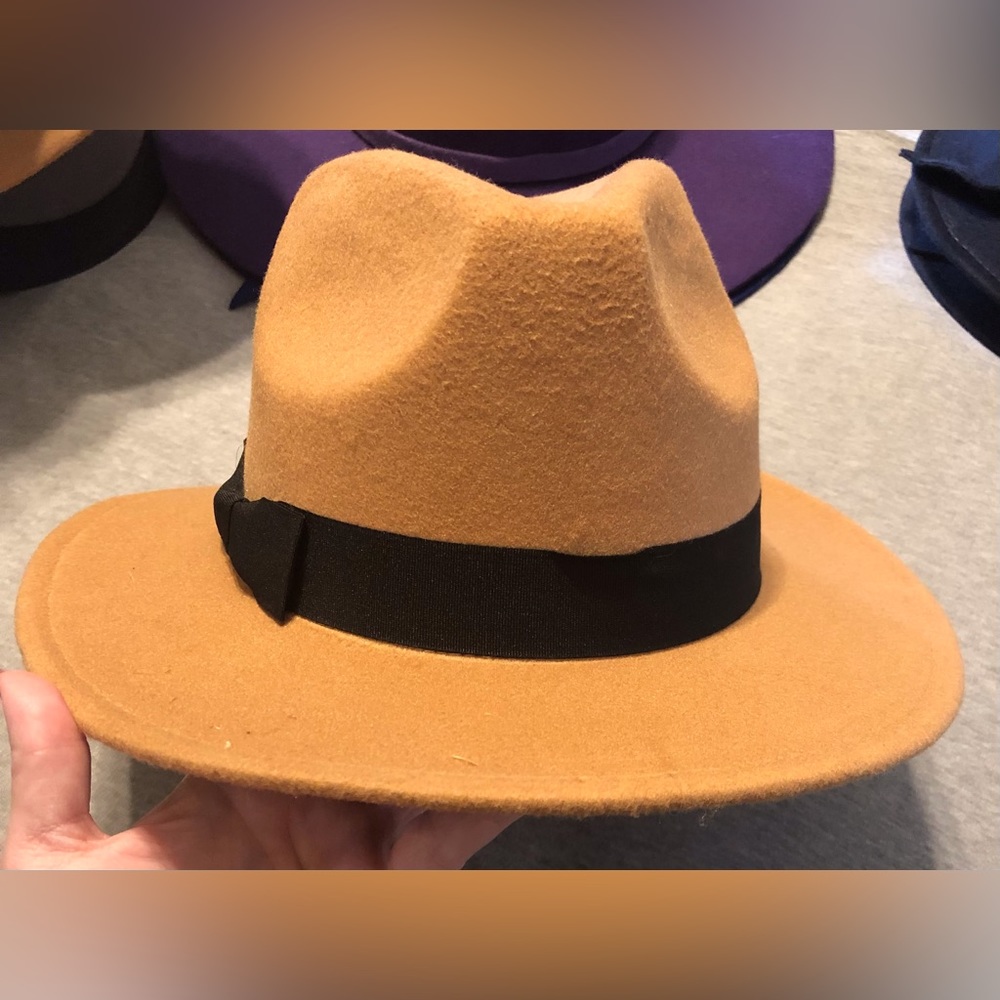 * New Kristine Carmel  felt fedora Erin hat